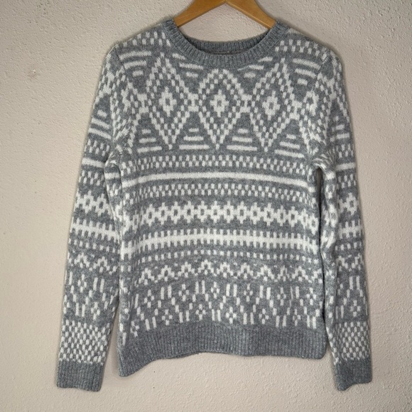 Cupcakes and Cashmere Fair Isle Sweater Grey/White Soft Fuzzy Women’s Size Small - Picture 1 of 10